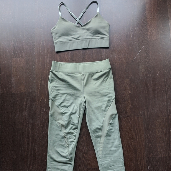 Hunter Green Yoga Outfit - Picture 4 of 9